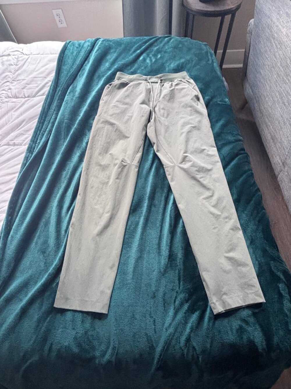Lululemon Men's Drawstring Jogger Pants 30x30 Light Gray